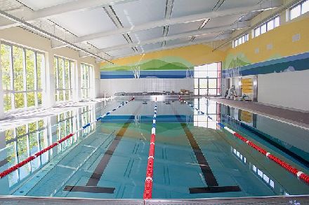 schwimmhalle-innen-20_440x294